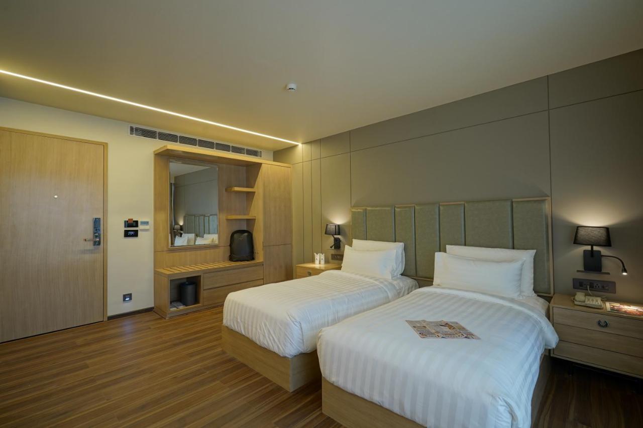 The Galleria Hotel Раджкот Экстерьер фото