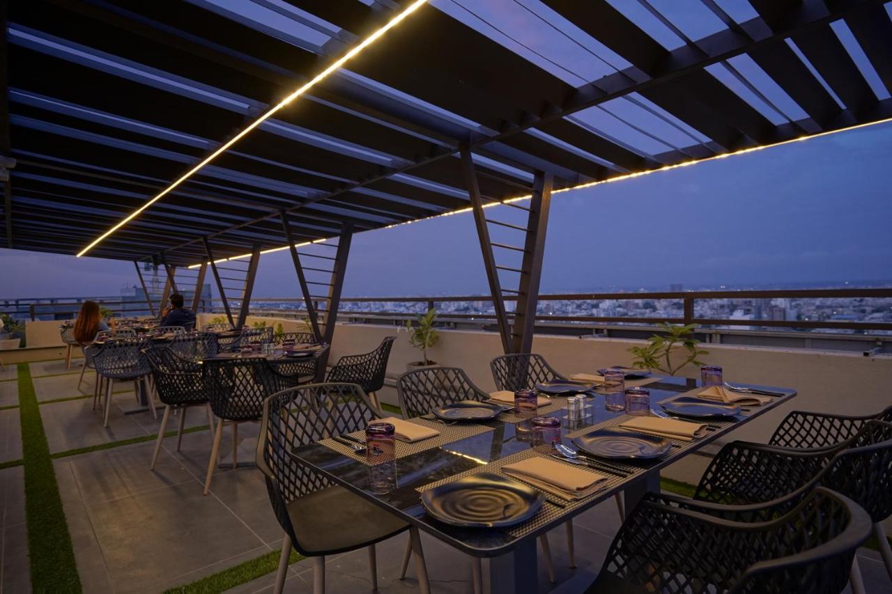The Galleria Hotel Раджкот Экстерьер фото