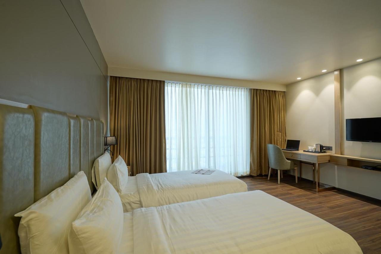The Galleria Hotel Раджкот Экстерьер фото
